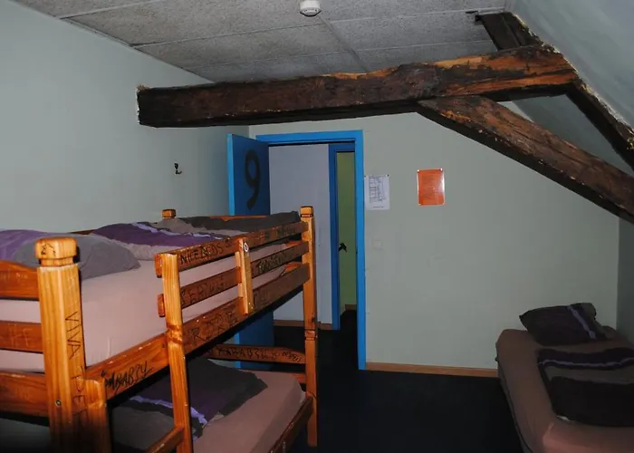 Charlie Rockets Youth Hostel